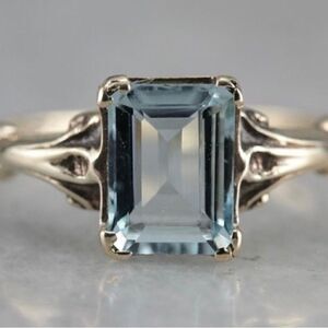 🩵 Antique stunning light blue sparkling ring 🩵
